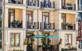 Chao Hotel